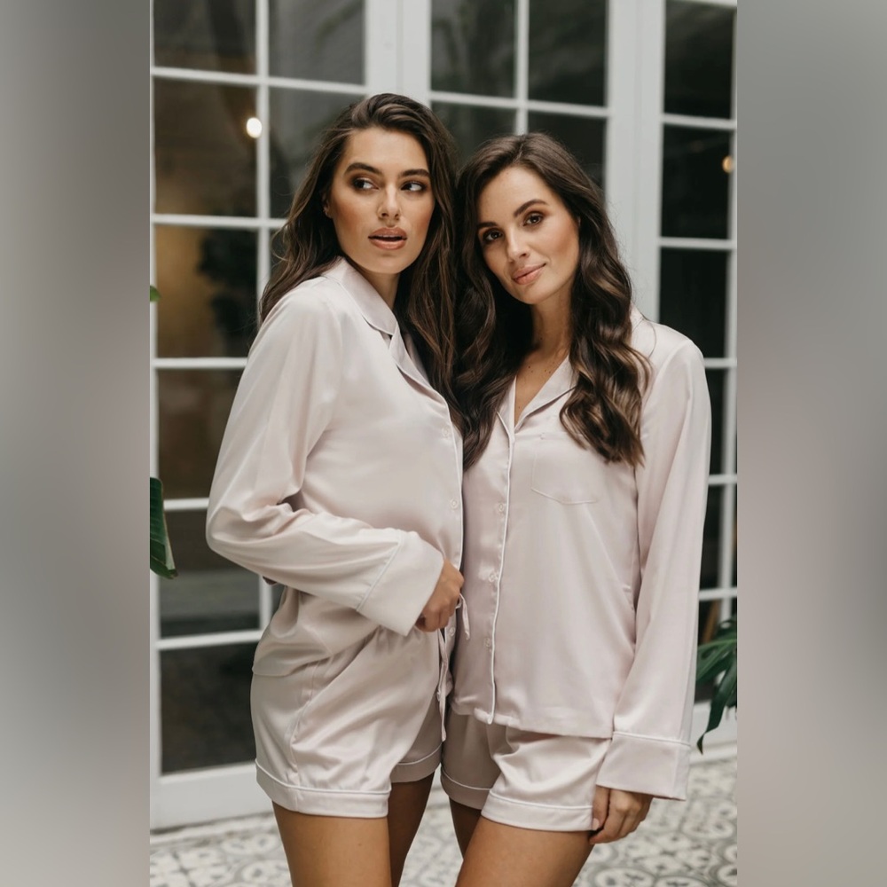 NWT LE ROSE STORIES ARLET CHAMPAGNE SATIN PJ SET